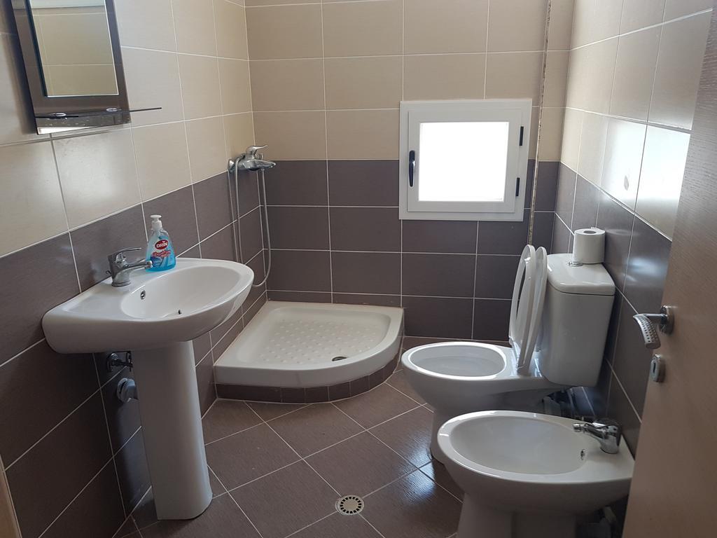 Flori Beach Apartment Radhime Radhimë Quarto foto